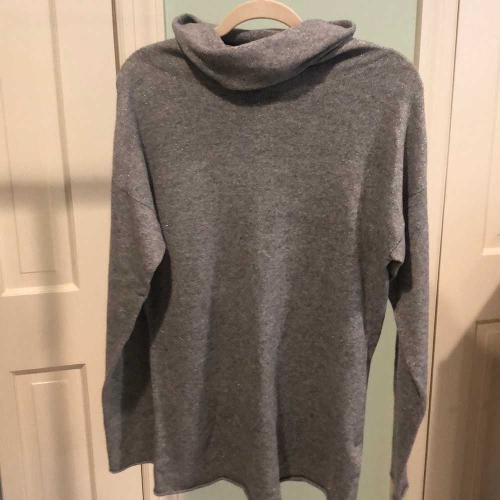 GENTLY WORN (worn 2x) ESCADA GREY TURTLENECK‼️